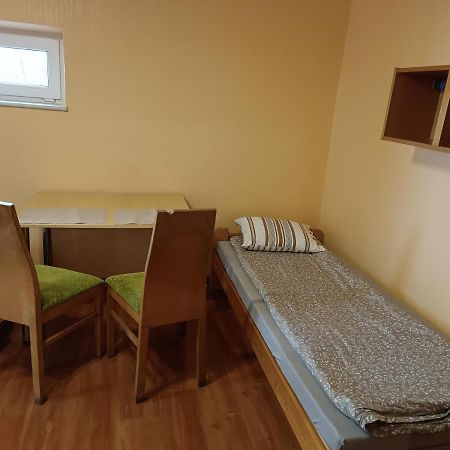 Hostel Sunrise Liwska Warsaw Exterior photo